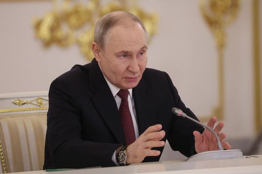 Putin meets Iran's top security official as Trump steps up pressure on Tehran