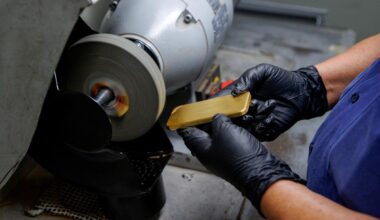 Gold Drops as Traders Look Past Geopolitical Risk to US Data