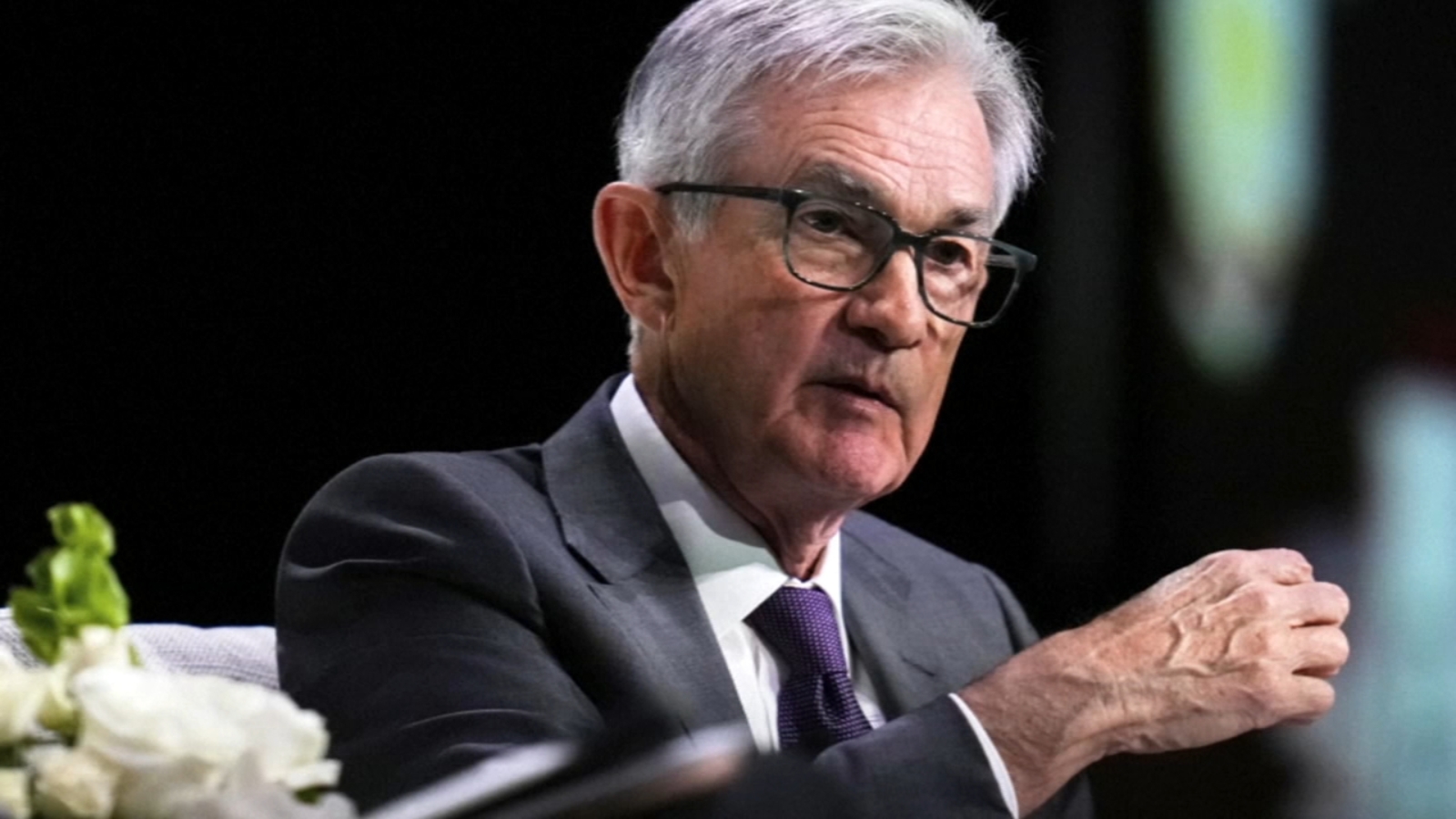 Stocks fall after Trump's DOJ opens criminal probe into Powell