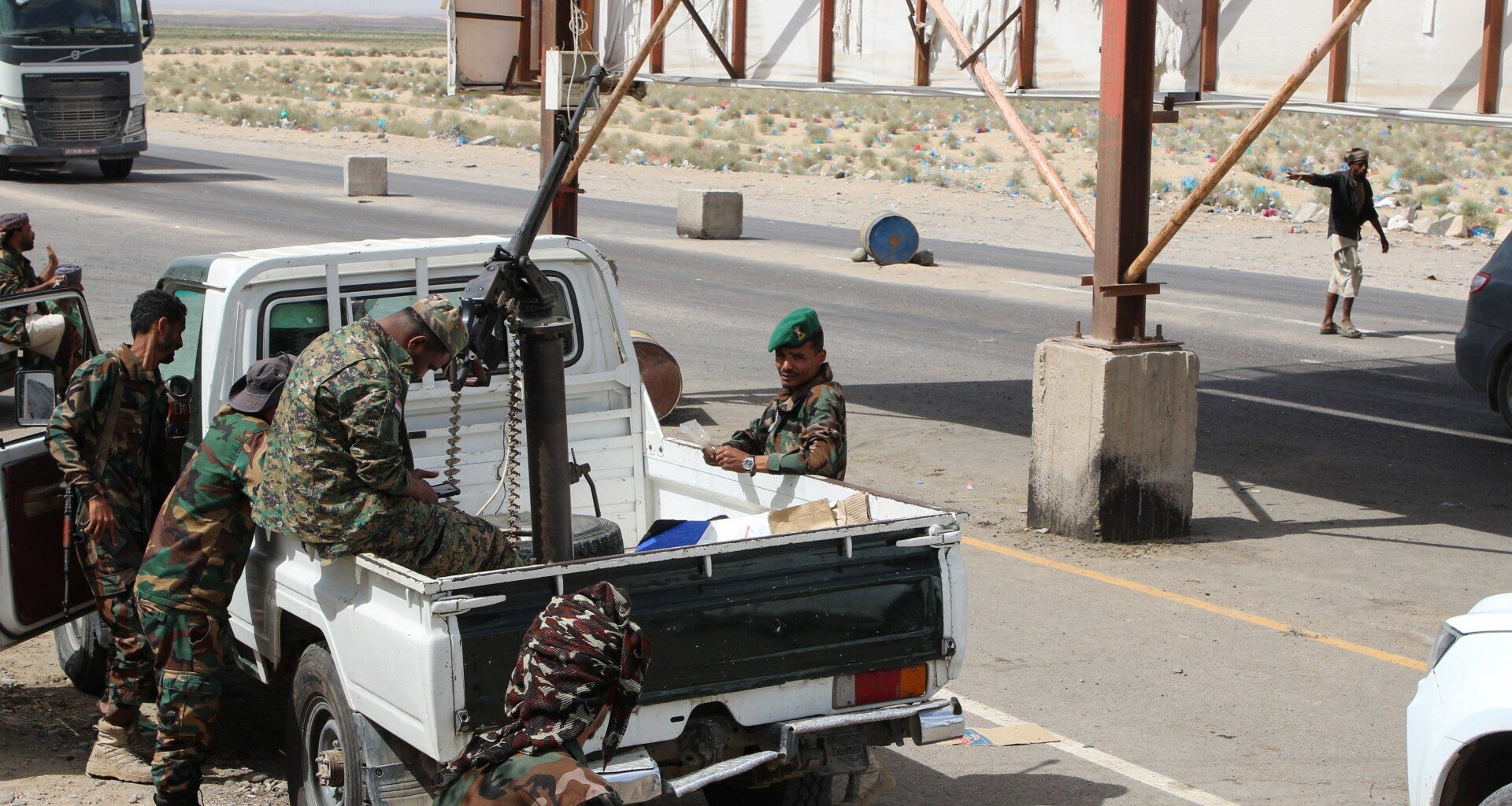 Saudi-led coalition strikes Yemen, says STC leader al-Zubaidi has fled | News