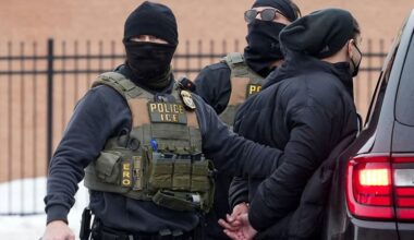 Live updates: Tensions flare in Minneapolis in aftermath of fatal ICE shooting