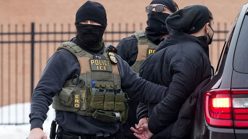 Live updates: Tensions flare in Minneapolis in aftermath of fatal ICE shooting