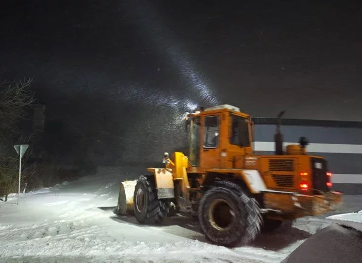 Snow removal on a road in Stolbtsy district