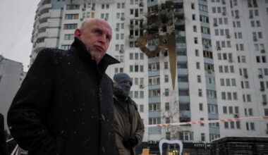 British Defence Secretary Healey visits Kyiv