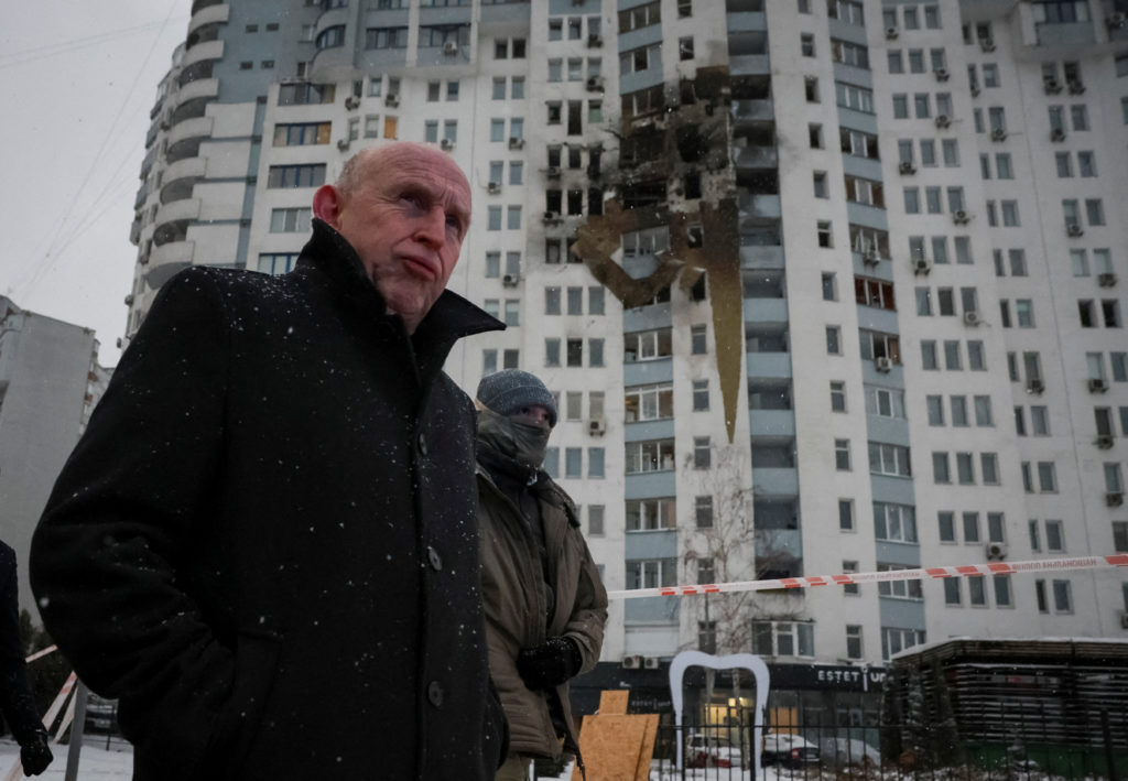 British Defence Secretary Healey visits Kyiv