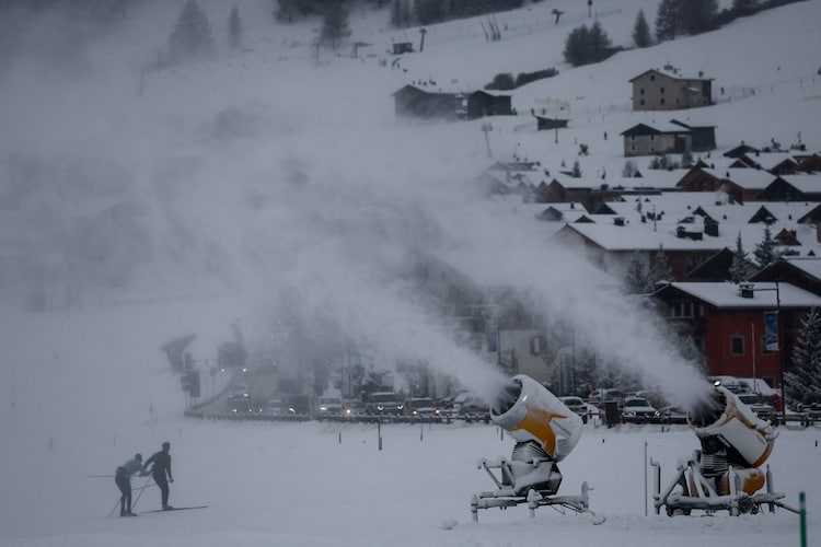 Snowmaking preparations in Livigno ahead of the 2026 Milan Cortina Olympics. (Photo: Reuters)