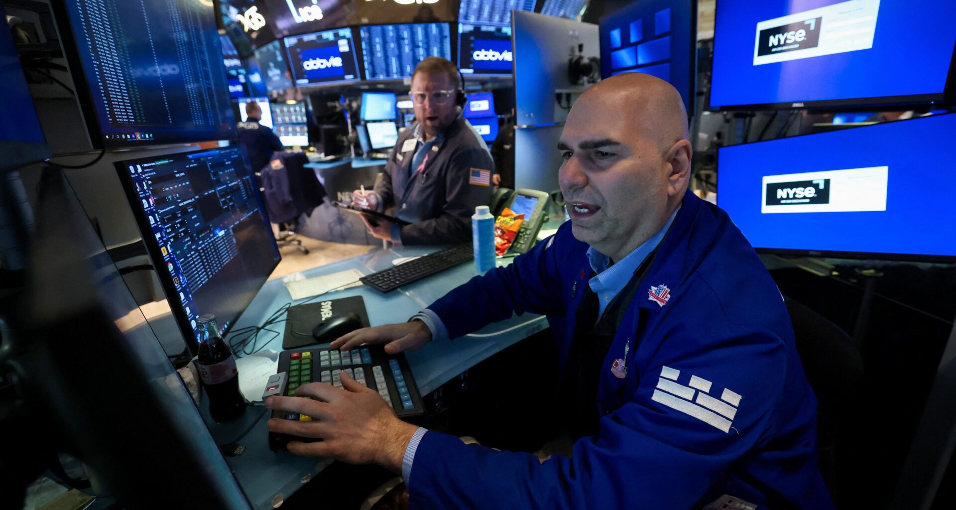 Wall Street edges higher ahead of long weekend