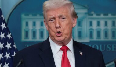 ‘Somalia is not even a country’, Trump says in anti-immigrant ramble | Donald Trump