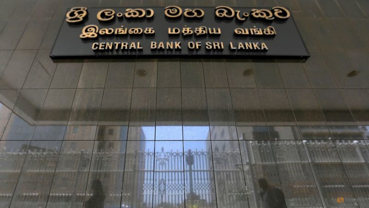 Sri Lanka cenbank holds policy rate steady ahead of IMF review