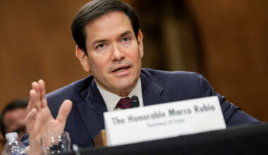 WATCH: Coons, Rubio disagree on whether Congress should've been consulted before Maduro ouster