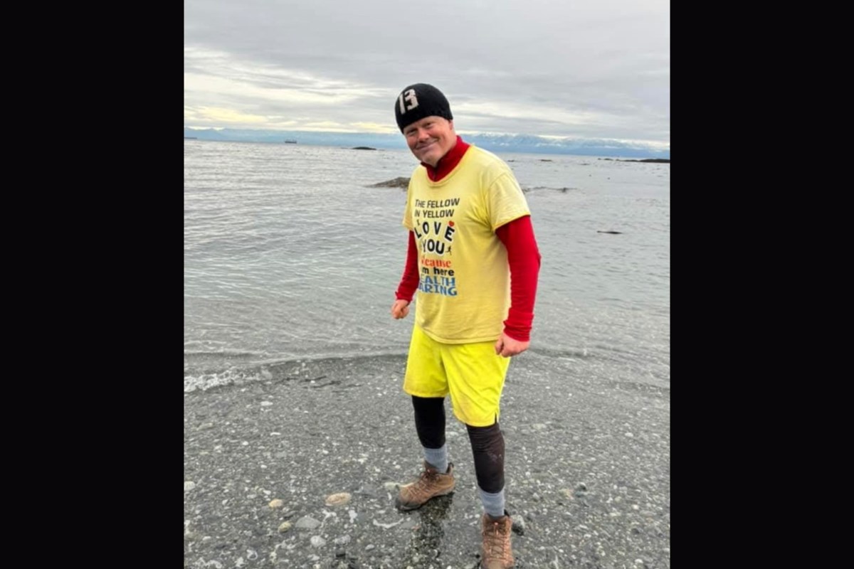 Fellow in yellow completes cross-Canada run