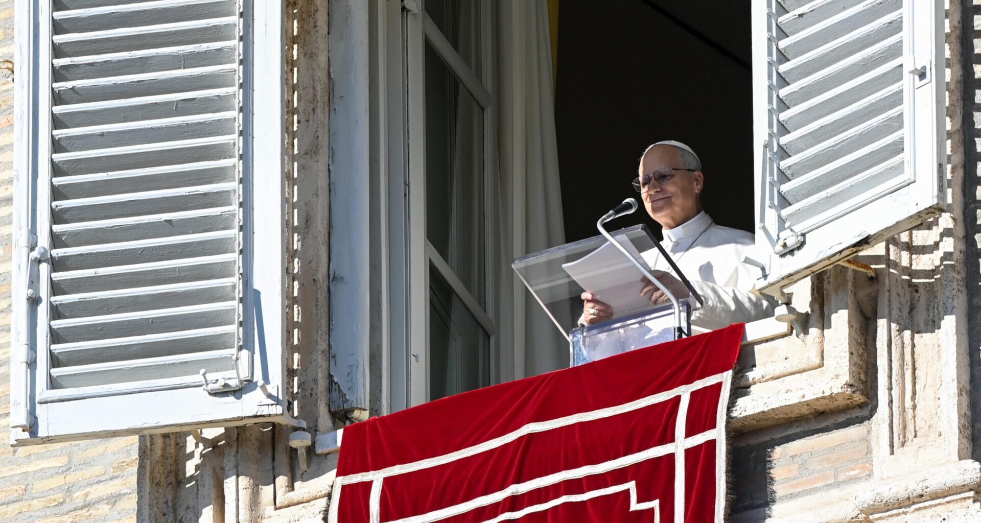 Pope Leo XIV calls for peace and dialogue as protests continue in Iran; reports say 2,000 people killed in 48 hours