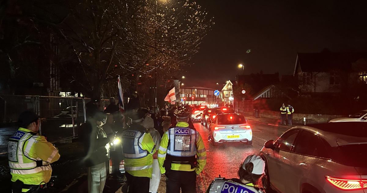 Council and police discuss moving Southampton asylum hotel protests