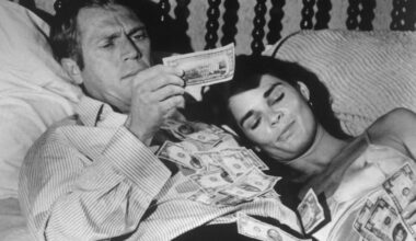 How hard cash and central banks are fuelling a global crime wave