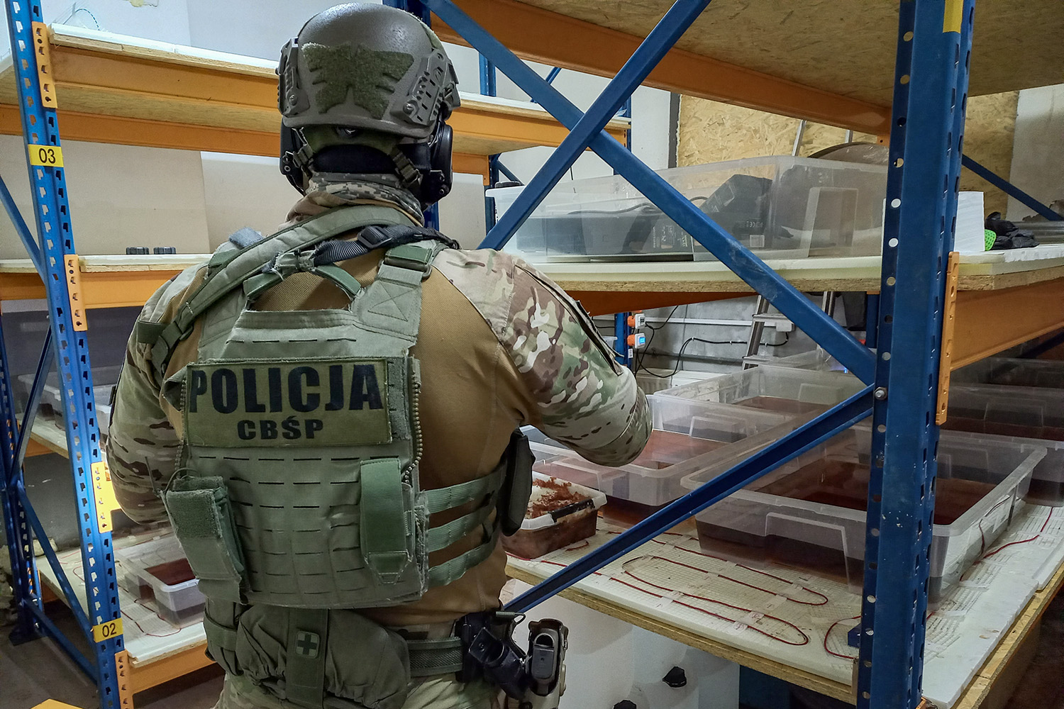 CBŚP zlikwidowało nielegalne laboratorium narkotyków. Zabezpieczono ponad pół tony klofedronu - Aktualności