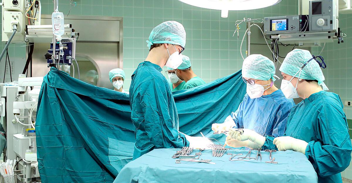 Gesunde Gebärmutter entfernt: Ärztekammer fordert "sachliche Aufklärung" - nachrichten.at