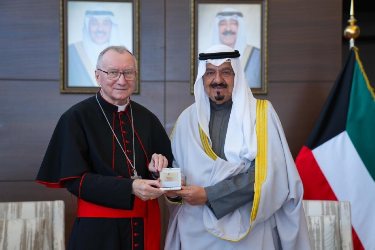 KUWAIT: HH the Prime Minister Sheikh Ahmad Al-Abdullah Al-Ahmad Al-Sabah meets Vatican Secretary of State Cardinal Pietro Parolin at Bayan Palace on Jan 15, 2026. - KUNA