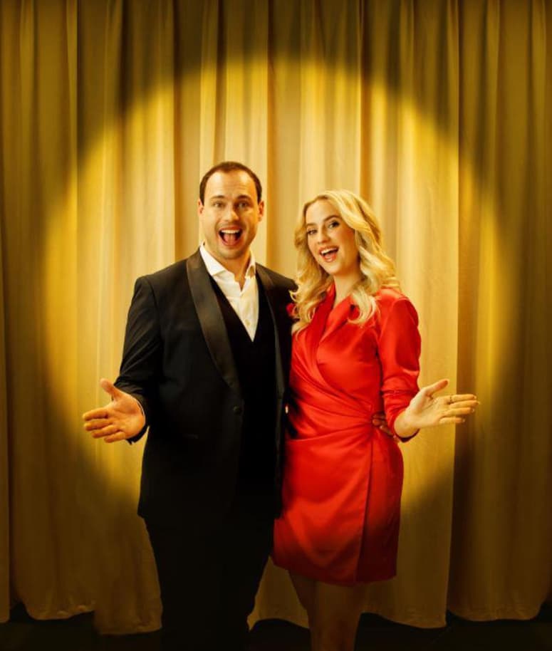 Dejan Vunjak in Lucija Vrankar sta se od gledalcev TV Slovenija poslovila. Priprave na novo oddajo, z drugim konceptom in voditelji, pa že tečejo. Dejan Vunjak in Lucija Vrankar sta se od gledalcev TV Slovenija poslovila. Priprave na novo oddajo, z drugim konceptom in voditelji, pa že tečejo.