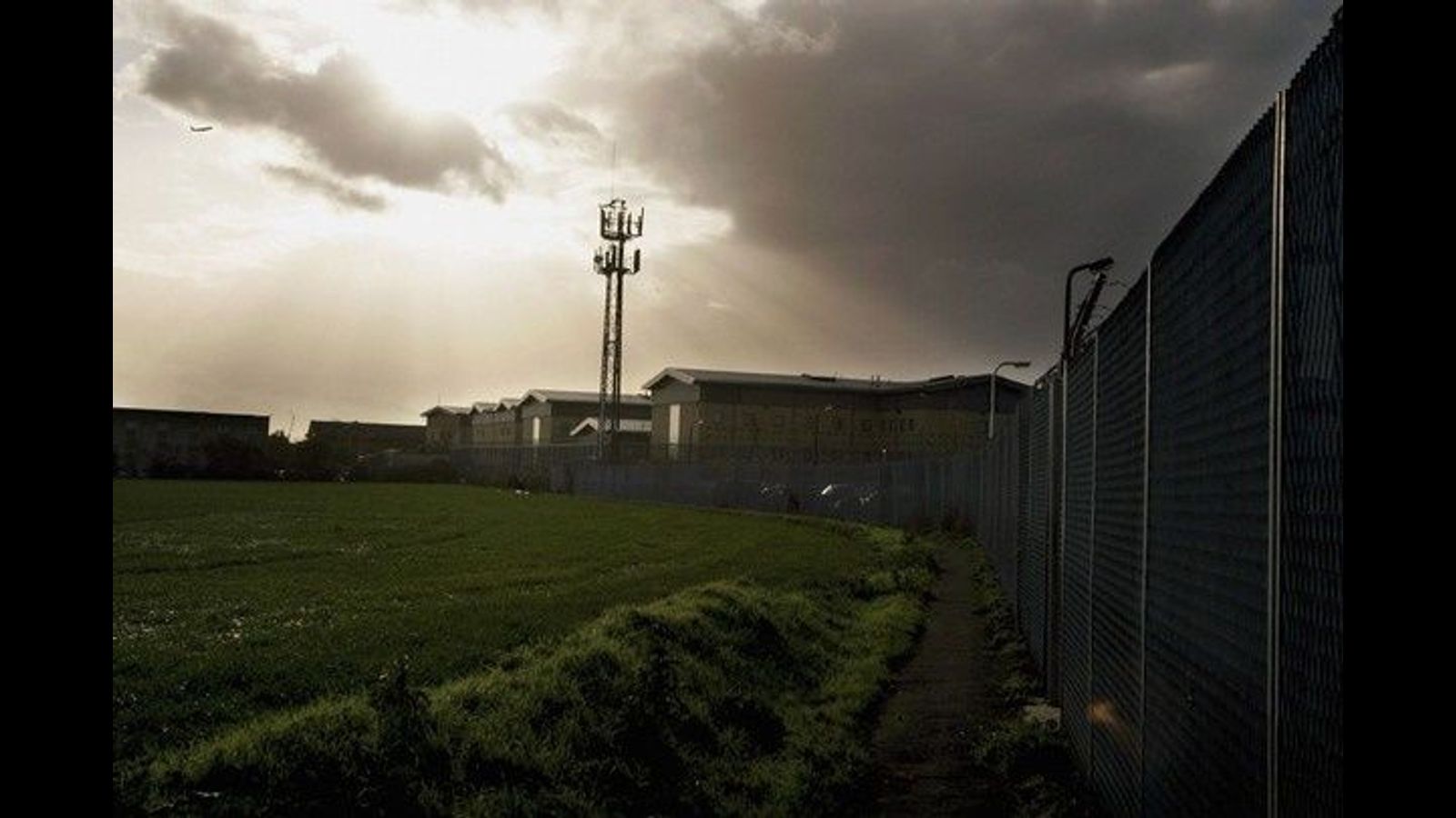 Peaceful asylum seekers’ protests smashed by UK security officers