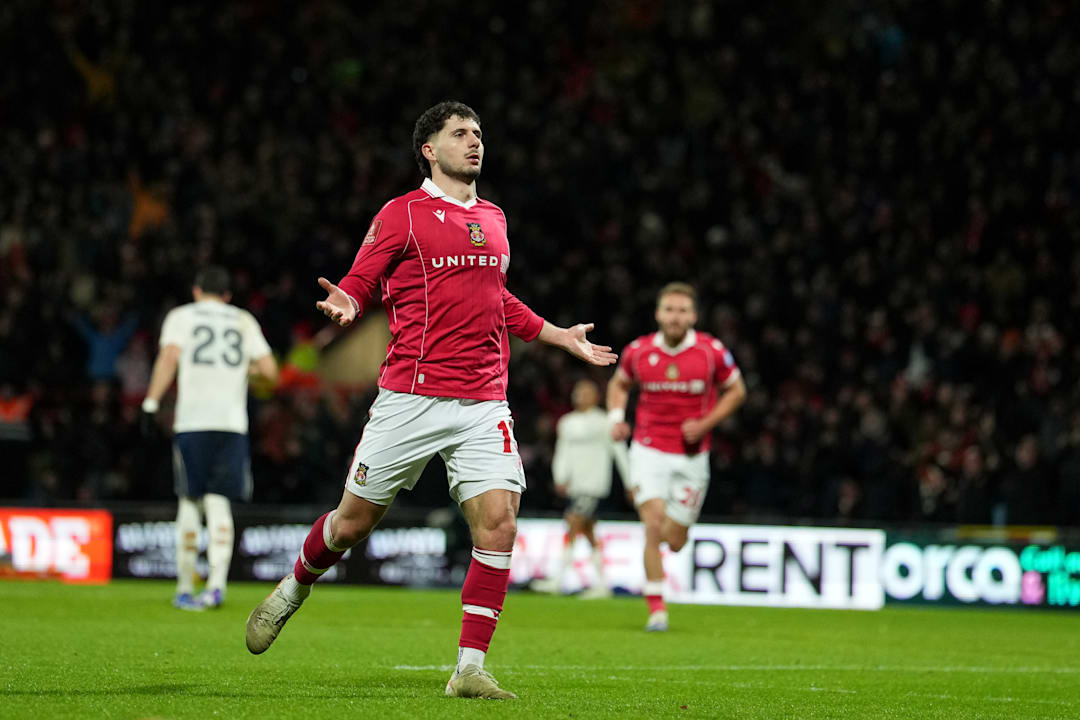 Hollywood-laget Wrexham slo ut Nottingham Forest etter straffedrama i FA-cupen