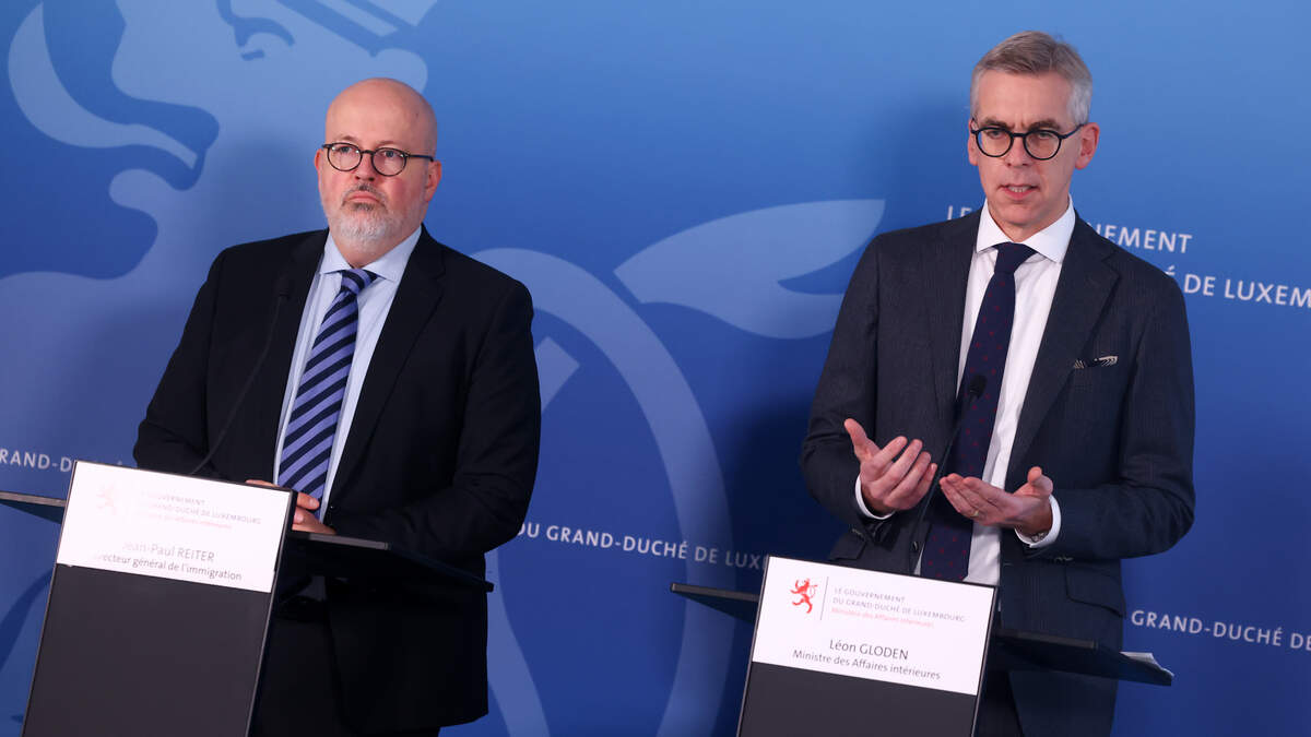 Home Affairs Minister Léon Gloden (right) and Jean-Paul Reiter, director of immigration directorate, at a press conference on Wednesday outlining Luxembourg’s plan to implement the European Pact on Asylum and Migration