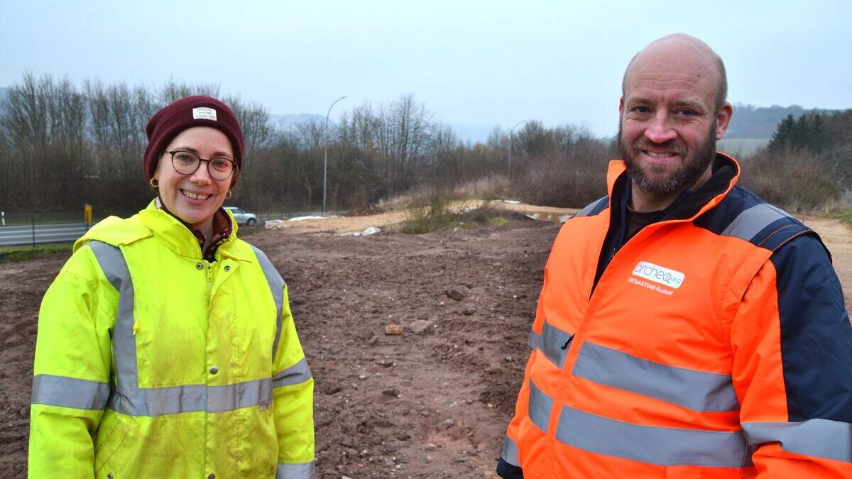 Archaeologists Johanna Steffestun and Rudolf Sebastian at the site in Schieren