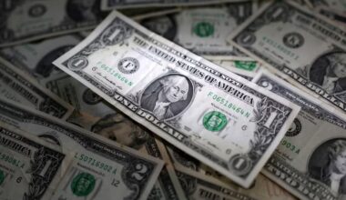 Dollar extends losses as geopolitics revive 'Sell America' trade