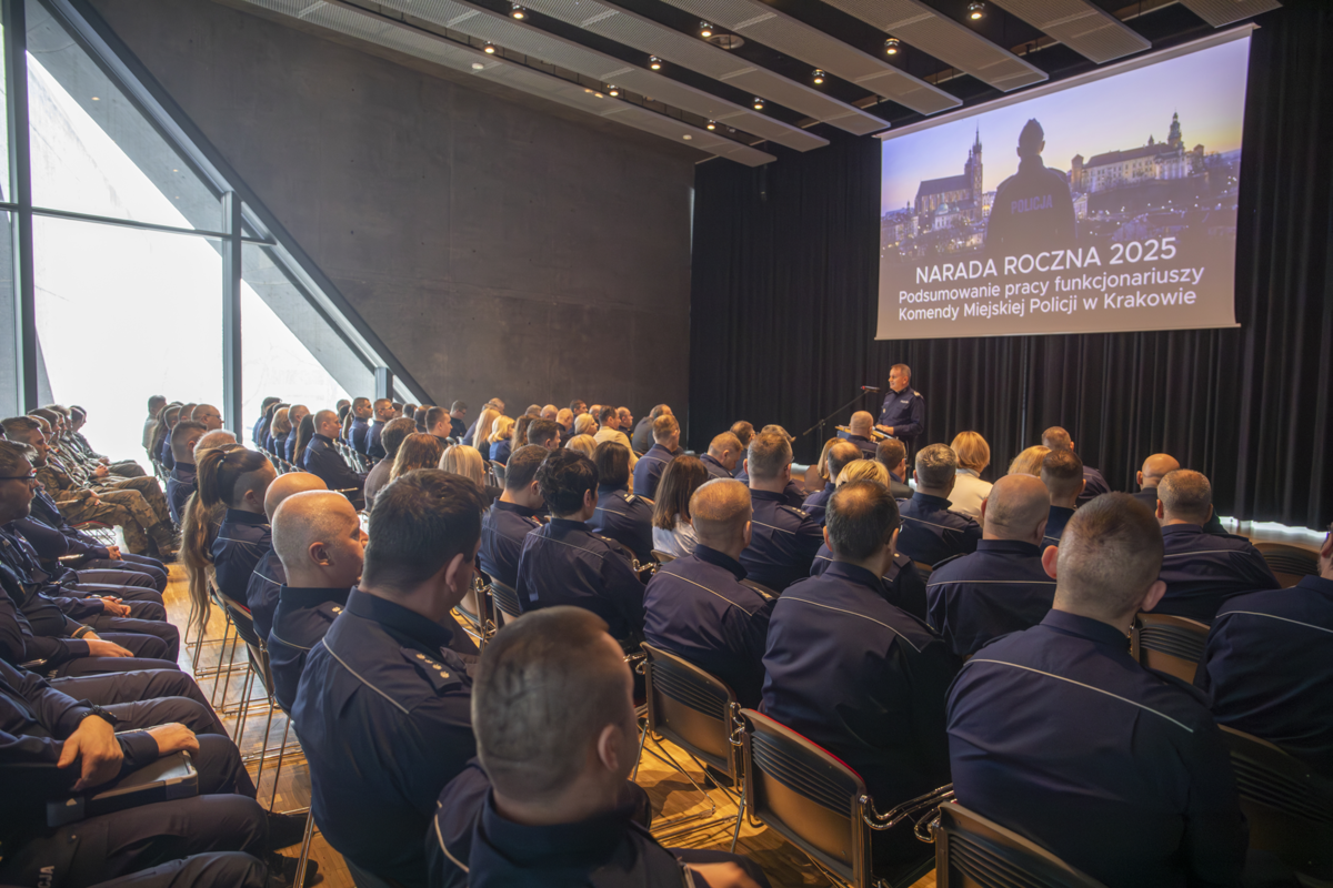 Odprawa podsumowująca pracę krakowskiej policji w roku 2025 - AKTUALNOŚCI