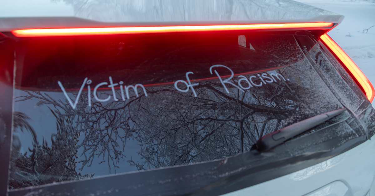 Thursday's papers: The Estonian example, a taxi turf war, and hope springs eternal | Yle News