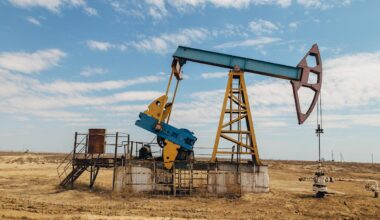 Oil prices slip as investors focus on Kazakhstan output recovery
