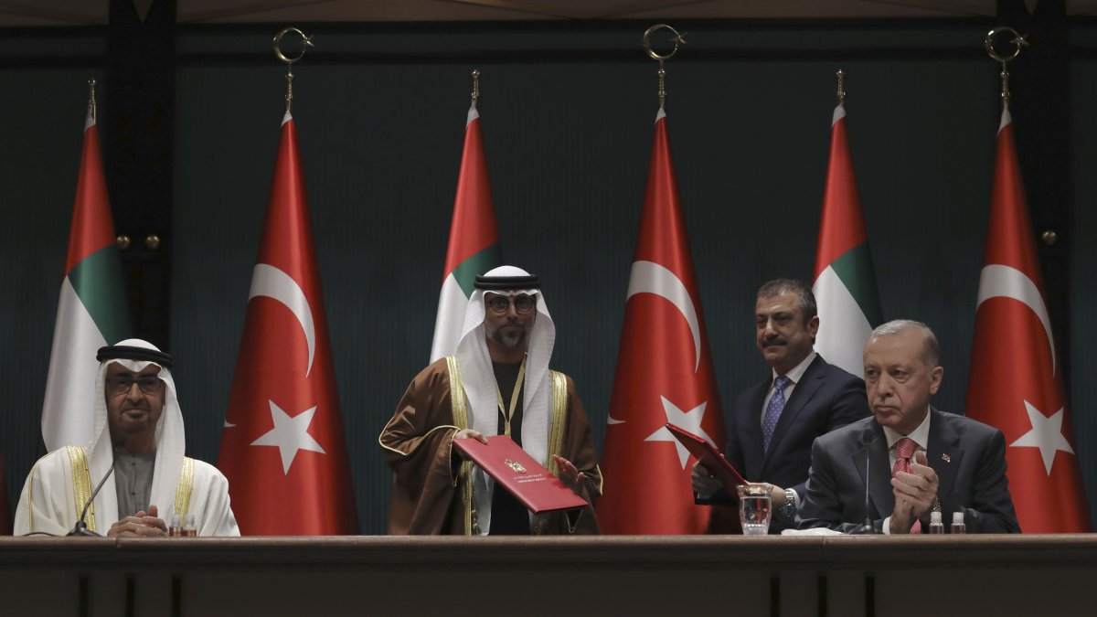 Türkiye backs integrity of Somalia and Yemen, Erdoğan tells UAE leader