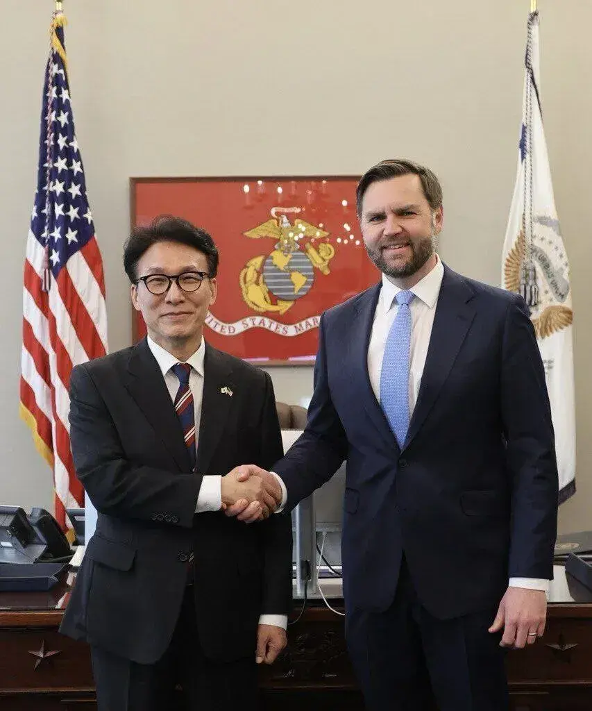 button that move to original korean article (클릭시 원문으로 이동하는 버튼)