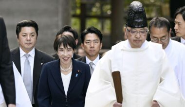Japanese Prime Minister Sanae Takaichi (2nd from L) visits Ise Jingu shrine in Ise, Mie Prefecture, Japan, on January 5, 2026. Photo: VCG