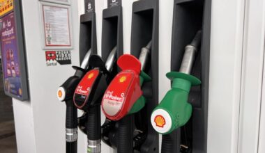 Od polnoči bo bencin dražji, dizel in kurilno olje pa cenejša