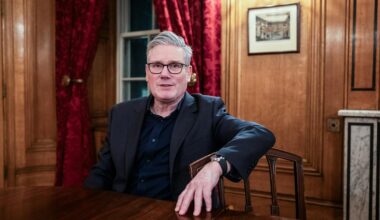 Starmer Says UK Won’t Be Forced to Choose Between US, China