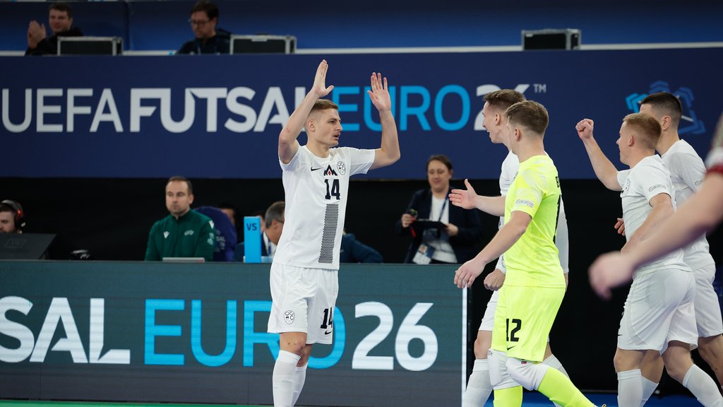Sloveniji tudi remi prinaša preboj v četrtfinale (1:1)*