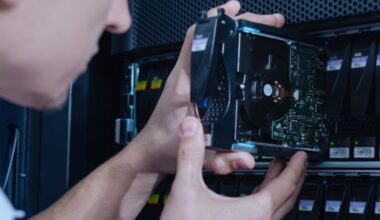 Assessing D‑Wave Quantum's Valuation After Quantum Circuits Deal And New Shelf Registrations