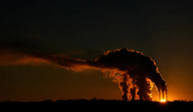 US carbon pollution rose in 2025. Experts blame cold winter, high natural gas prices, data centers