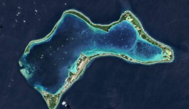 Trump flips position to attack U.K.’s Starmer over Chagos deal