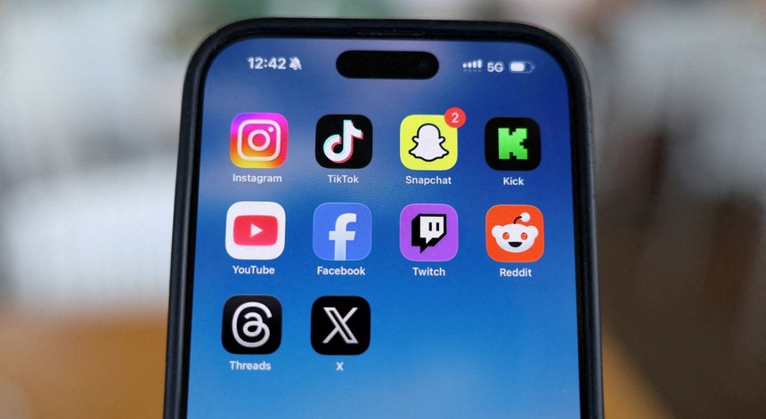 França. Assembleia Nacional aprova proposta para proibir redes sociais até aos 15 anos