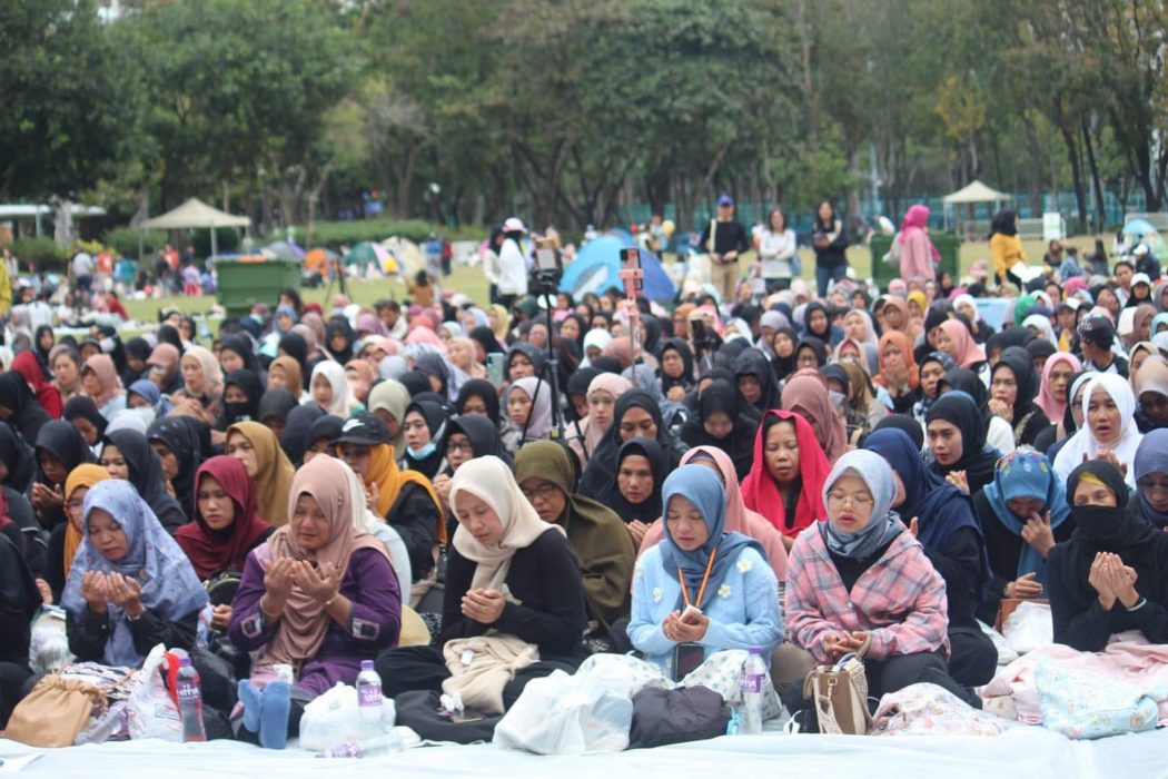 Indonesian nationals in Hong Kong take part in an interfaith prayer for victims of the Tai Po fire at Victoria Park on November 30, 2025. Photo: JBMI, via Facebook.