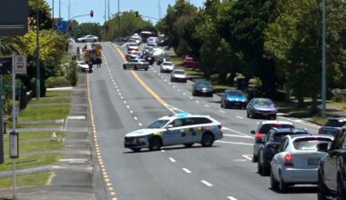 Two-vehicle crash causes heavy congestion on Great North Rd to Henderson