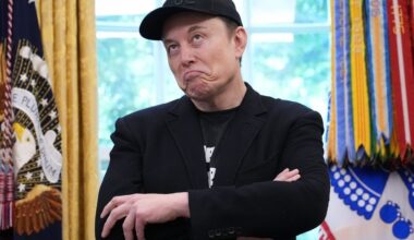 The National Desk dark theme brand icon