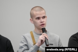 Alyaksey Kaplich, freed in a US-brokered release of Belarusian prisoners, speaks at a press conference in Vilnius on December 22