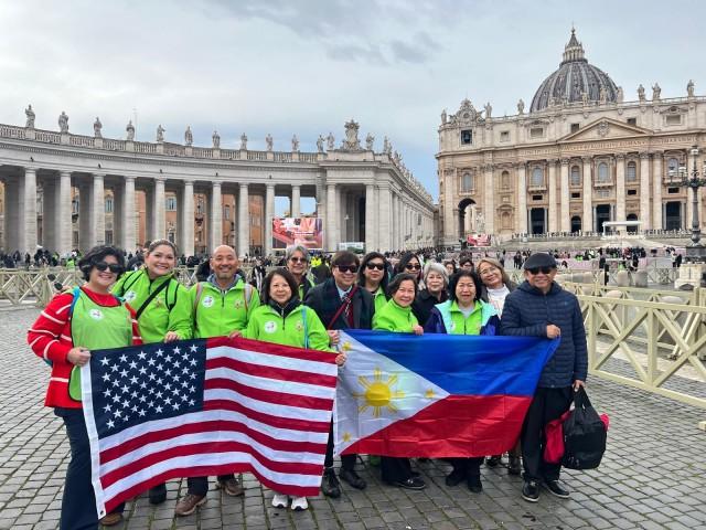 Filipino-American nurse Angie Uy with other Filipino volunteers at the Jubilee of Hope in the Vatican. (Contributed photo)