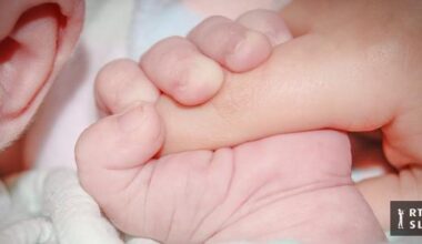 Prva deklica leta 2026 se je rodila v Ljubljani, prvi deček v Brežicah