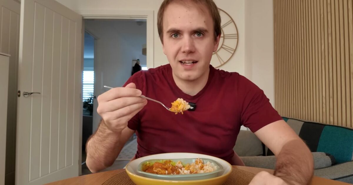 ‘I tried £1 curries from Tesco, Sainsbury's, Iceland & Asda - one blew me away'
