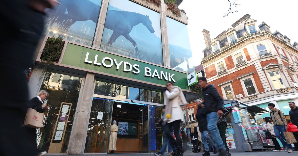 Barclays, Lloyds and NatWest to cut interest rates on savings accounts by up to 0.25% | Personal Finance | Finance