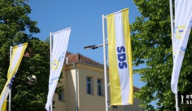 Preiskovalna komisija DZ-ja: Številni primeri kažejo na sum nezakonitega financiranja SDS-a