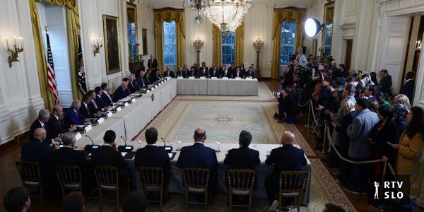 Direktorji ameriških naftnih družb zadržani glede poslovanja v Venezueli